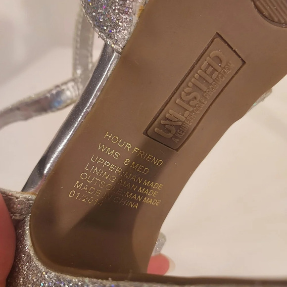 Unlisted A Kenneth Cole Production Hour Friend Silver Glitter Heels in Size 8 - Picture 9 of 12
